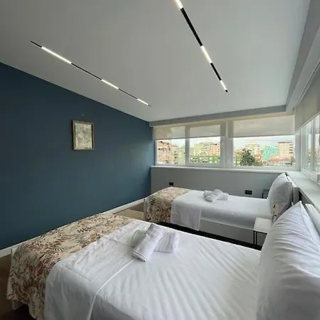 Voyage Penthouse Lägenhet Tirana